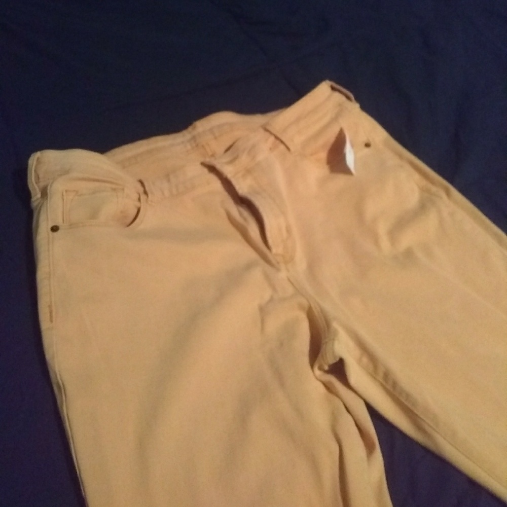 Jeans - Picture 2 of 3